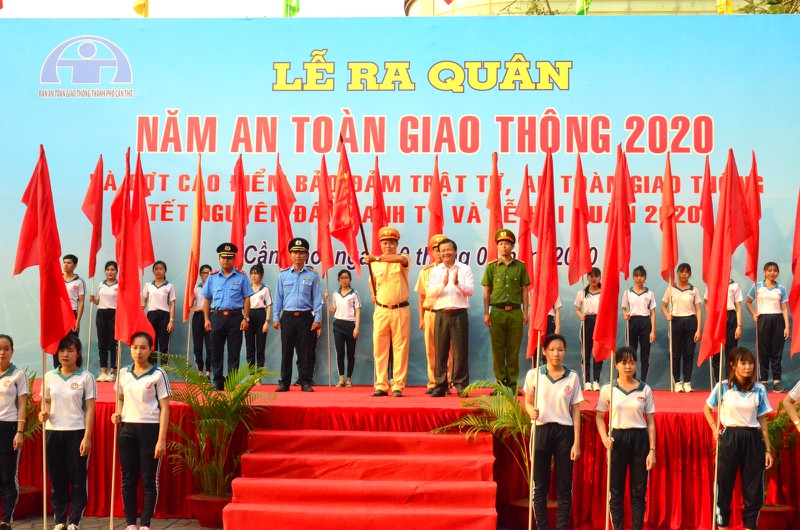 TP Cần Thơ ra quân Năm An toàn giao thông 2020