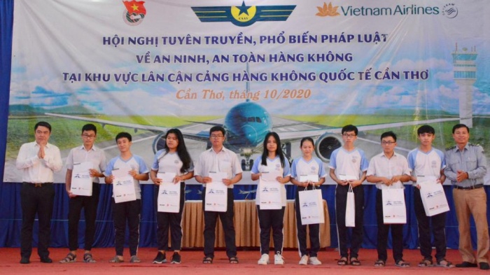 Cần Thơ: Gần 1000 học sinh được tuyên truyền kiến thức an toàn hàng không