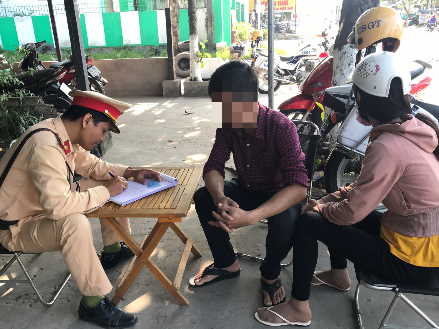 Vì sự an toàn, đừng lái xe khi đã uống rượu, bia 