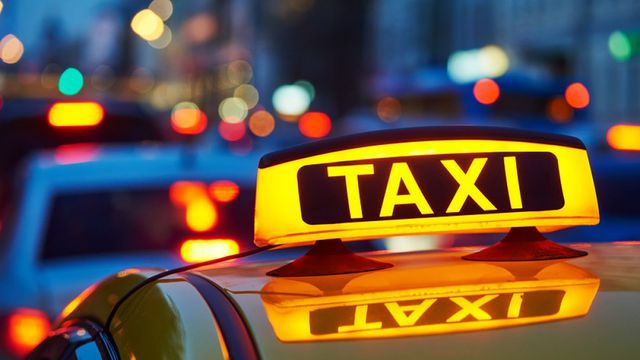 Bộ Giao thông bỏ quy định gắn "mào" đối với Grab nhưng giữ nguyên hộp đèn với taxi