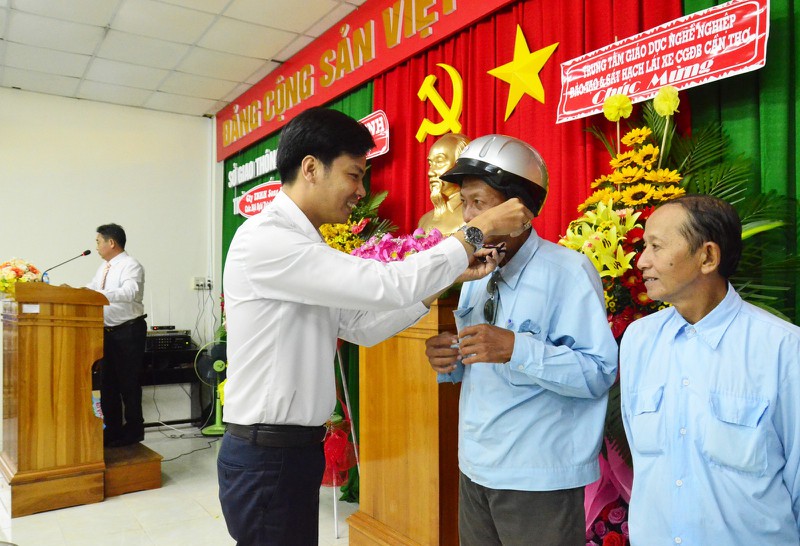 Cần Thơ: Kịp thời phổ biến pháp luật trong hoạt động kinh doanh vận tải