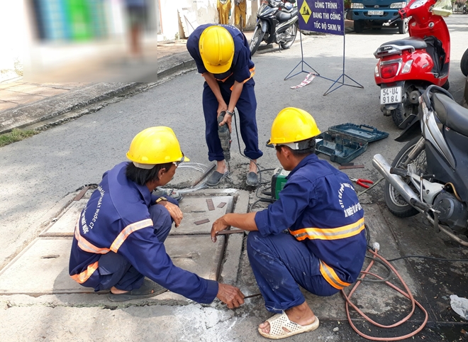 Rà soát, rào chắn các khu vực gây nguy hiểm khi triều cường dâng cao