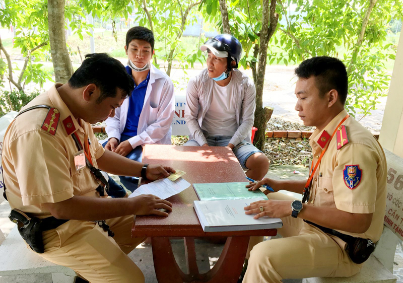 Tăng cường tuyên truyền, tuần tra, đảm bảo trật tự an toàn giao thông